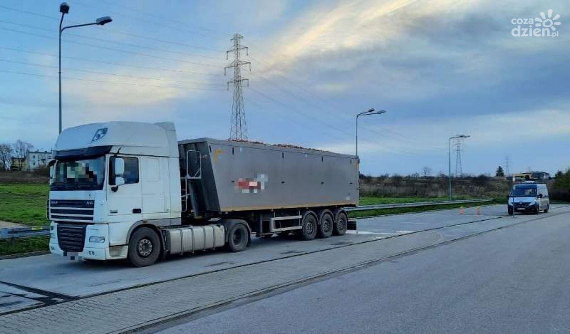 Radom. Za ciężki transport jabłek Radom. Za ciężki transport jabłek