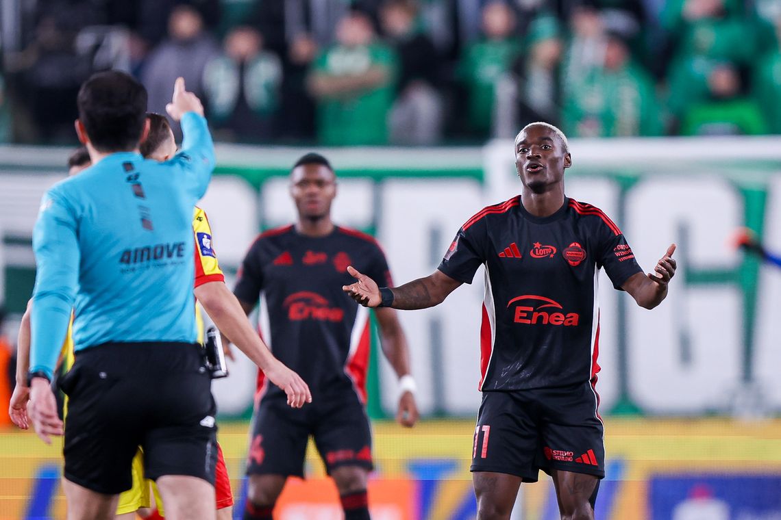 Nieskuteczny Radomiak po raz drugi w tym sezonie przegrał "świętą wojnę" z Koroną!