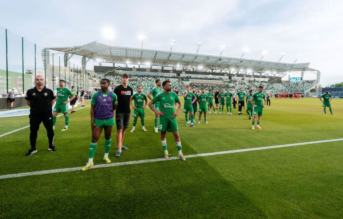 Radomiak Radom przegrał z Widzewem Łódź, ale utrzymał się w PKO Ekstraklasie! Radomiak Radom przegrał z Widzewem Łódź, ale utrzymał się w PKO Ekstraklasie!