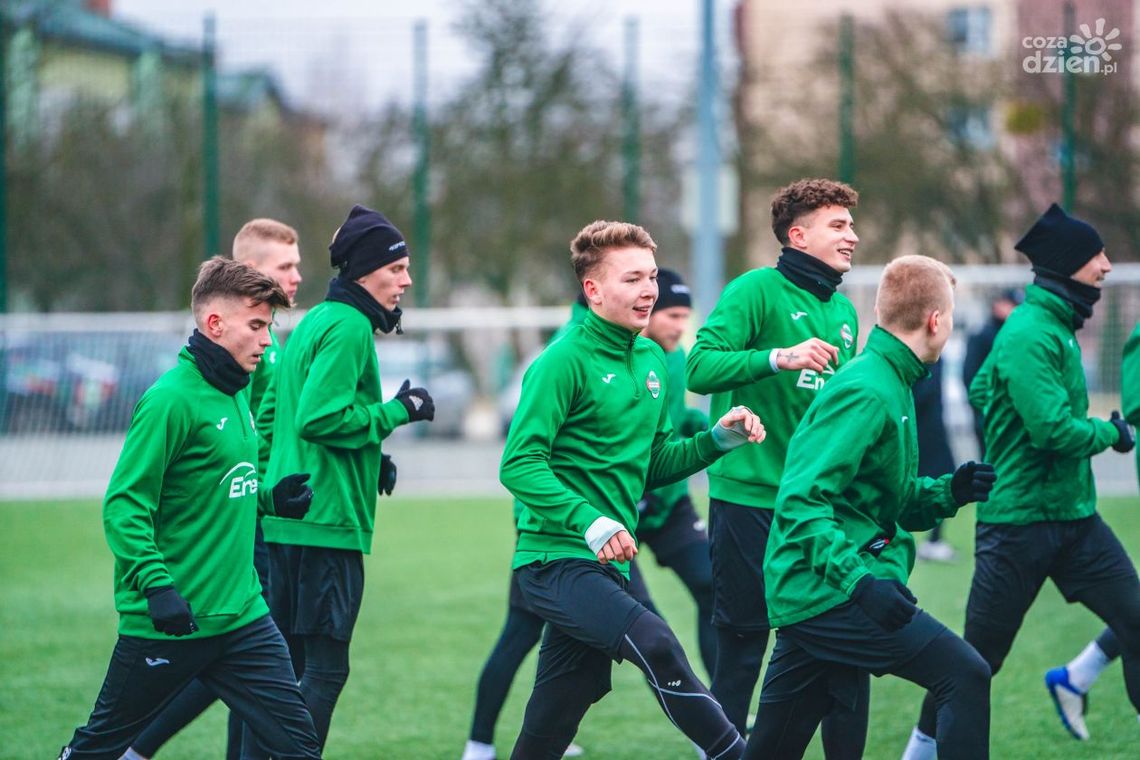 Radomiak TV. Zawodnicy Radomiaka Radom tuż przed wyjazdem do Lipska odbyli ostatni trening 