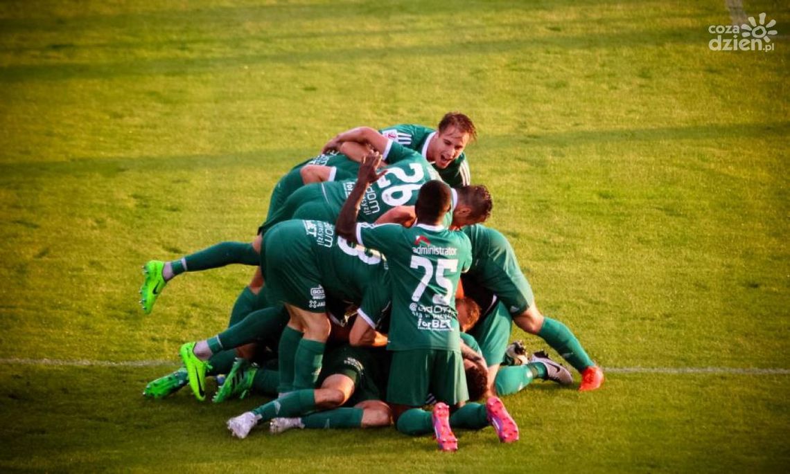 Radomiak wygrał z rywalem, pogodą i sędzią