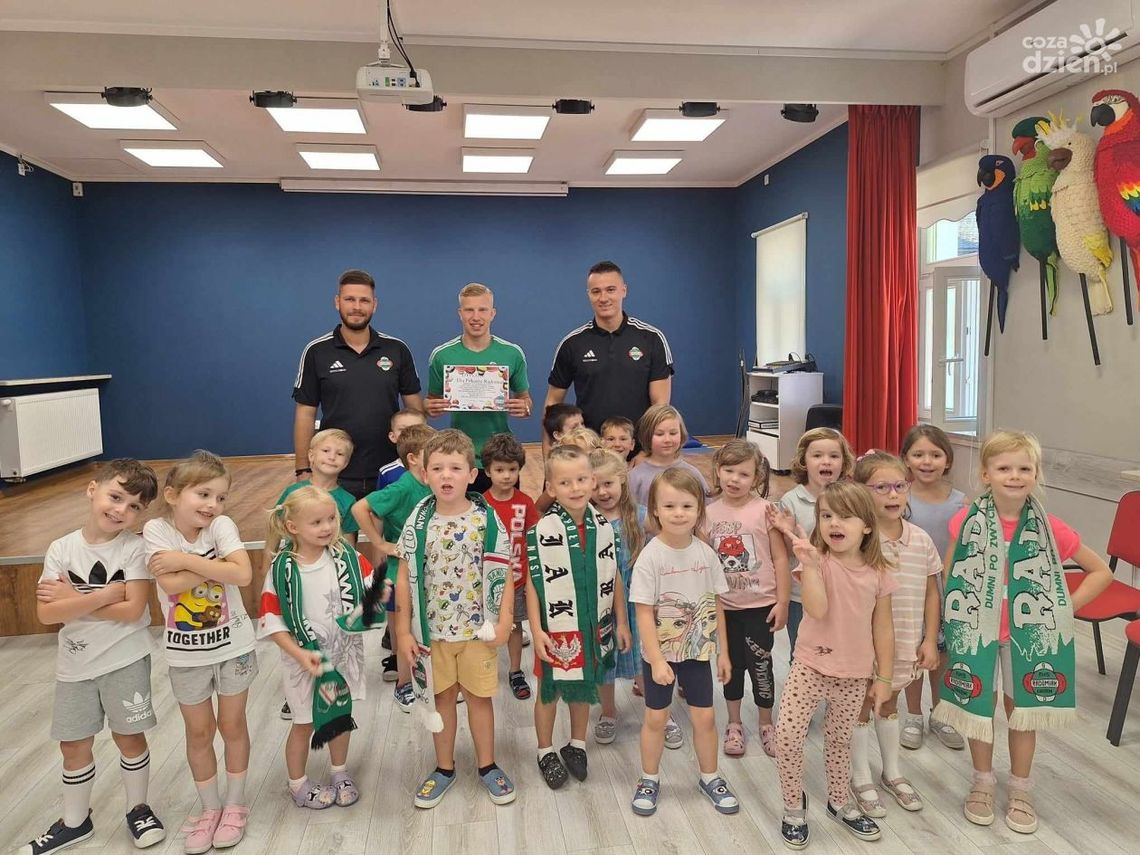 Radomiak z wizytą w Przedszkolu Publicznym nr 4 w Radomiu