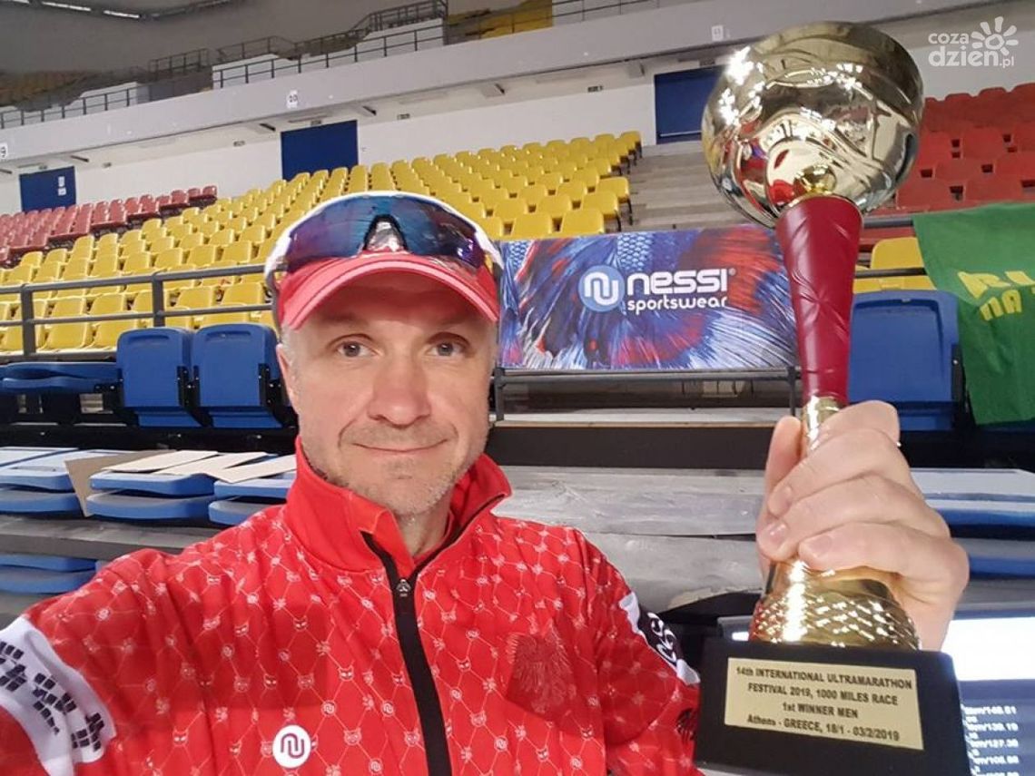 Radomianin został legendą. Wygrał morderczy ultramaraton!