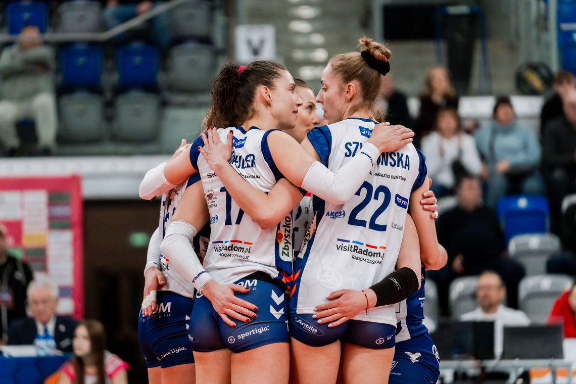 Radomka potwierdza odejście trzech zawodniczek! "Decyzje były trudne, ale konieczne dla stabilności klubu" Radomka potwierdza odejście trzech zawodniczek! "Decyzje były trudne, ale konieczne dla stabilności klubu"