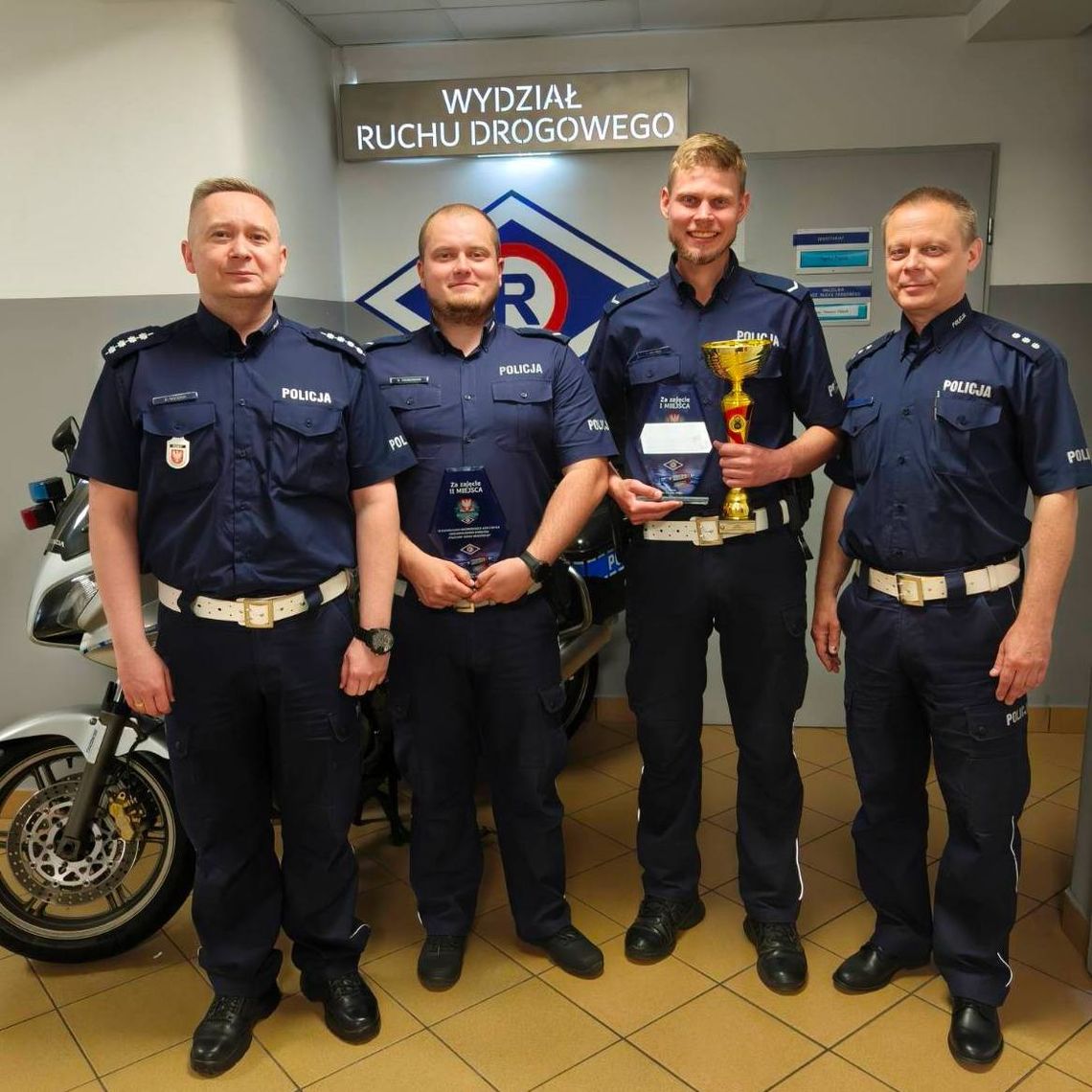 Radomscy policjanci kolejny raz na podium. Nasi funkcjonariusze najlepsi w całym województwie Radomscy policjanci kolejny raz na podium. Nasi funkcjonariusze najlepsi w całym województwie