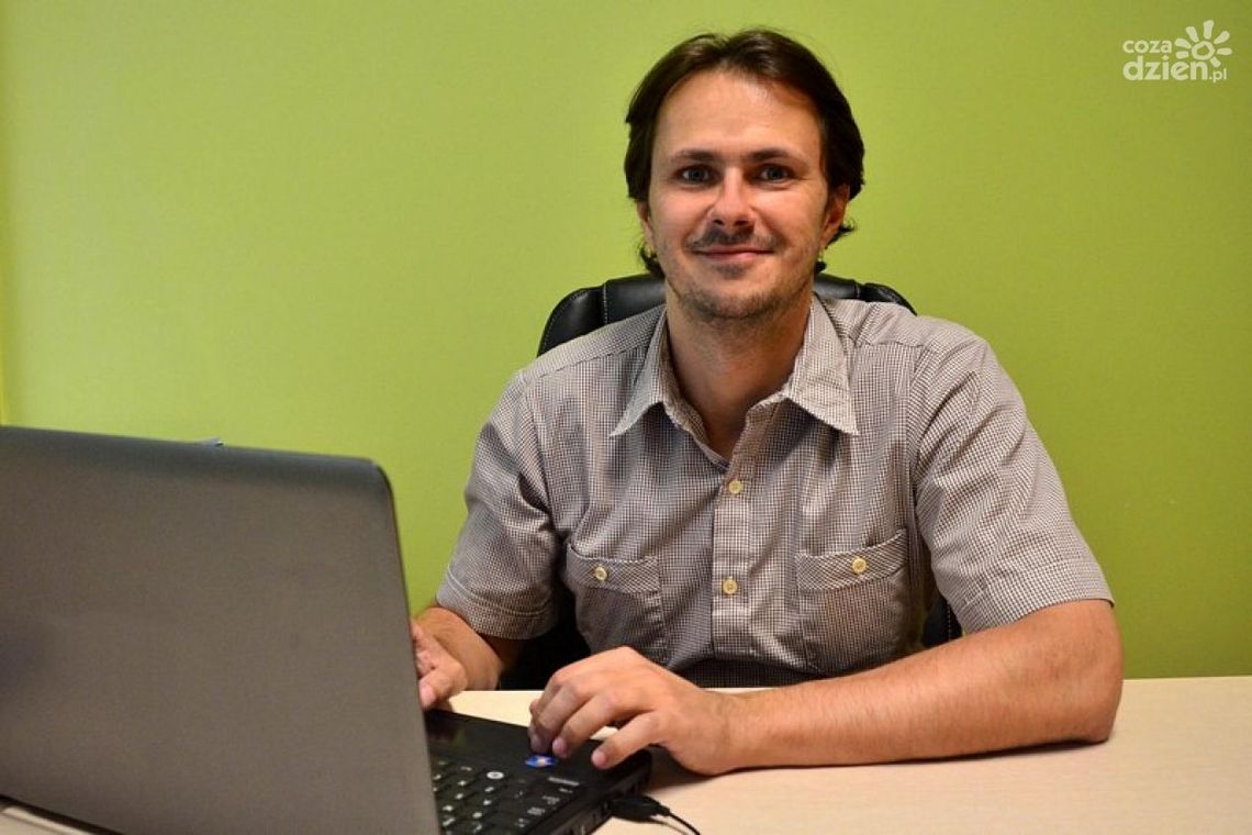 Radomski fizyk wyjaśnia zagadki wszechświata