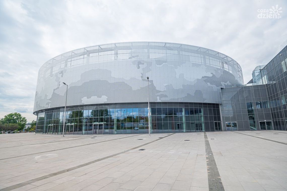 Radomskie Centrum Sportu: Hala czeka. Co ze stadionem?