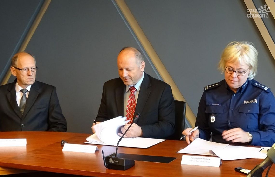 Radomskie pistolety dla policjantów