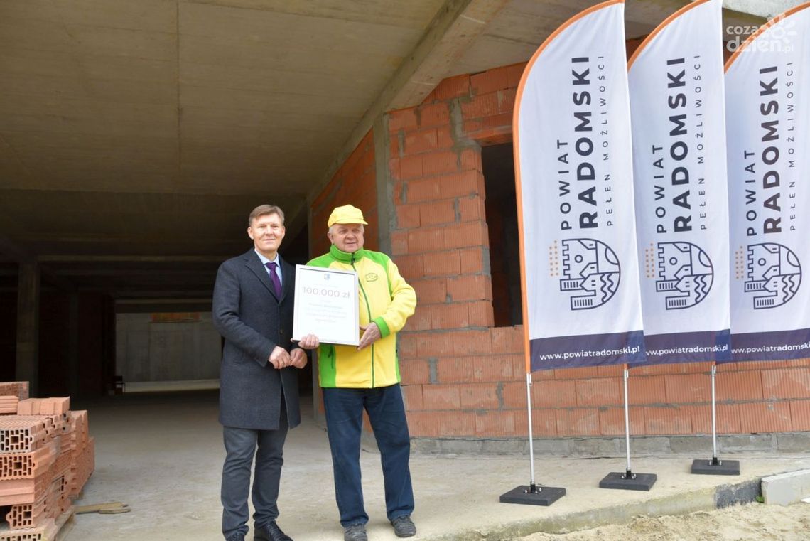 Radomskie starostwo przekazało kolejne pieniądze na budowę hospicjum Radomskie starostwo przekazało kolejne pieniądze na budowę hospicjum