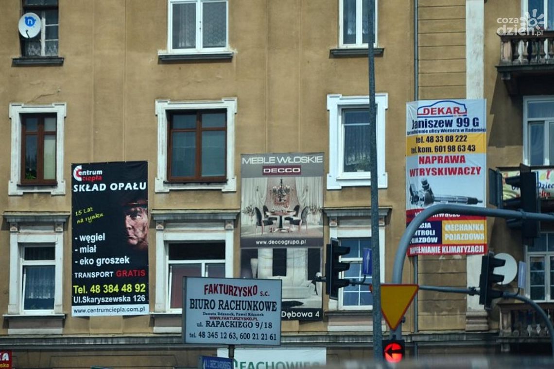 Reklamy szpecą radomskie budynki!
