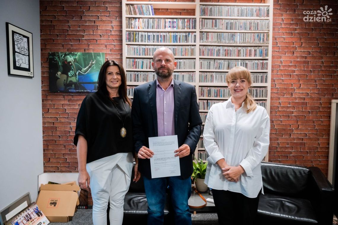 Rekord Grupa Mediowa będzie pomagać w kształceniu absolwentów szkół średnich Rekord Grupa Mediowa będzie pomagać w kształceniu absolwentów szkół średnich