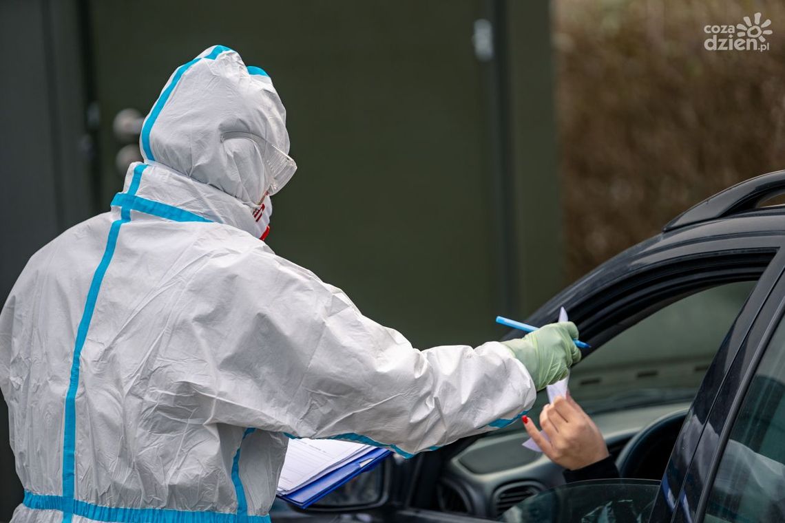 Rekord zakażeń. 305 przypadków i 11 zgonów