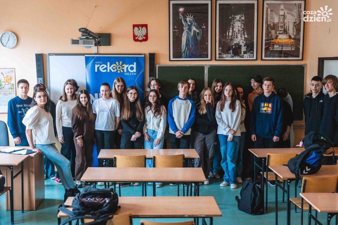 Rekordowa Klasa w XIII LO uczy się dziennikarstwa w praktyce Rekordowa Klasa w XIII LO uczy się dziennikarstwa w praktyce