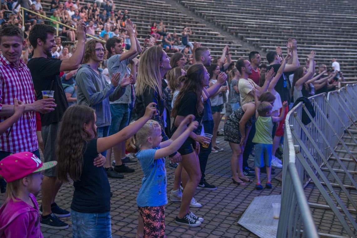 Relaks w blasku świec. Koncert mis tybetańskich w Amfiteatrze Relaks w blasku świec. Koncert mis tybetańskich w Amfiteatrze