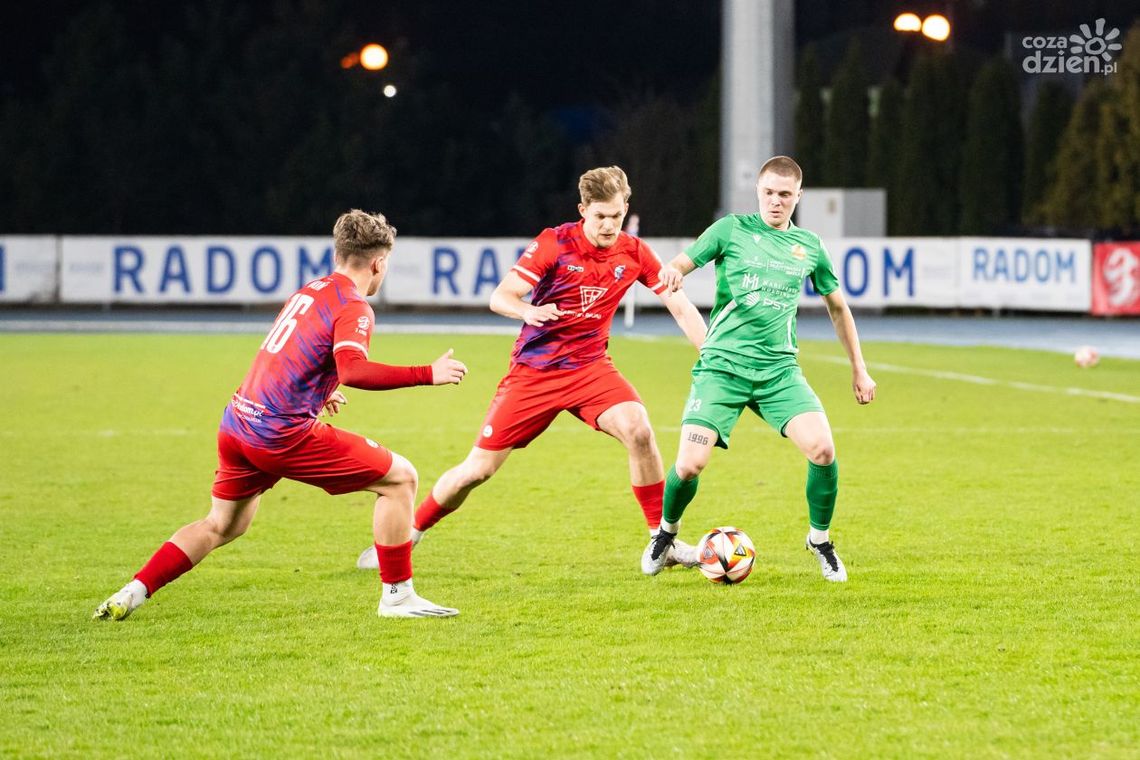 Remis Broni Radom i porażka Pilicy Białobrzegi w meczach III ligi Remis Broni Radom i porażka Pilicy Białobrzegi w meczach III ligi