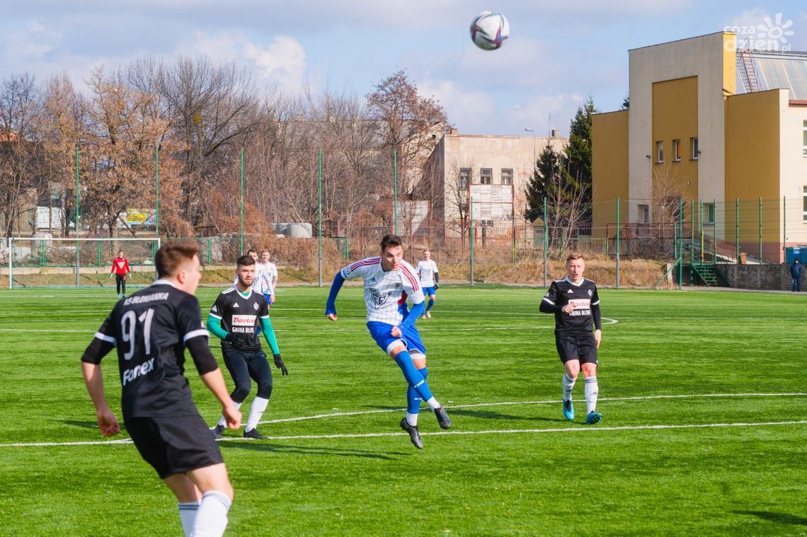 Remis Broni Radom w sparingu z innym 3. ligowcem Błonianką Błonie. 