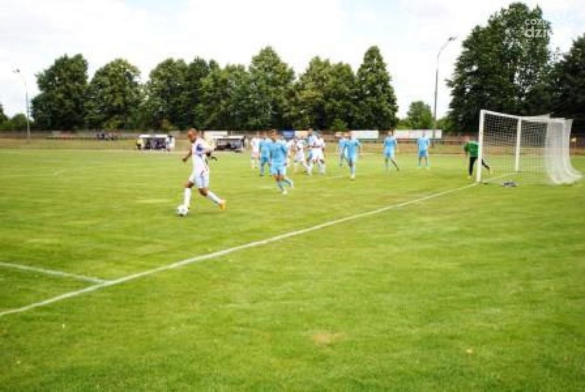 Remis Broni w pierwszym sparingu