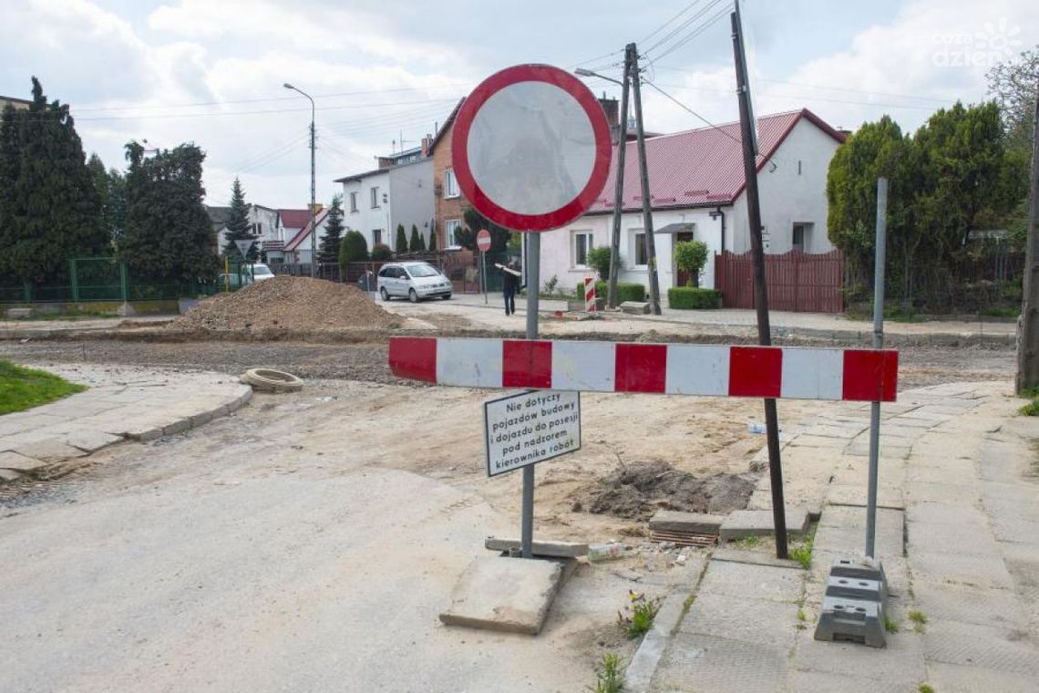 Remont Długojowskiej trwa. Od roku.