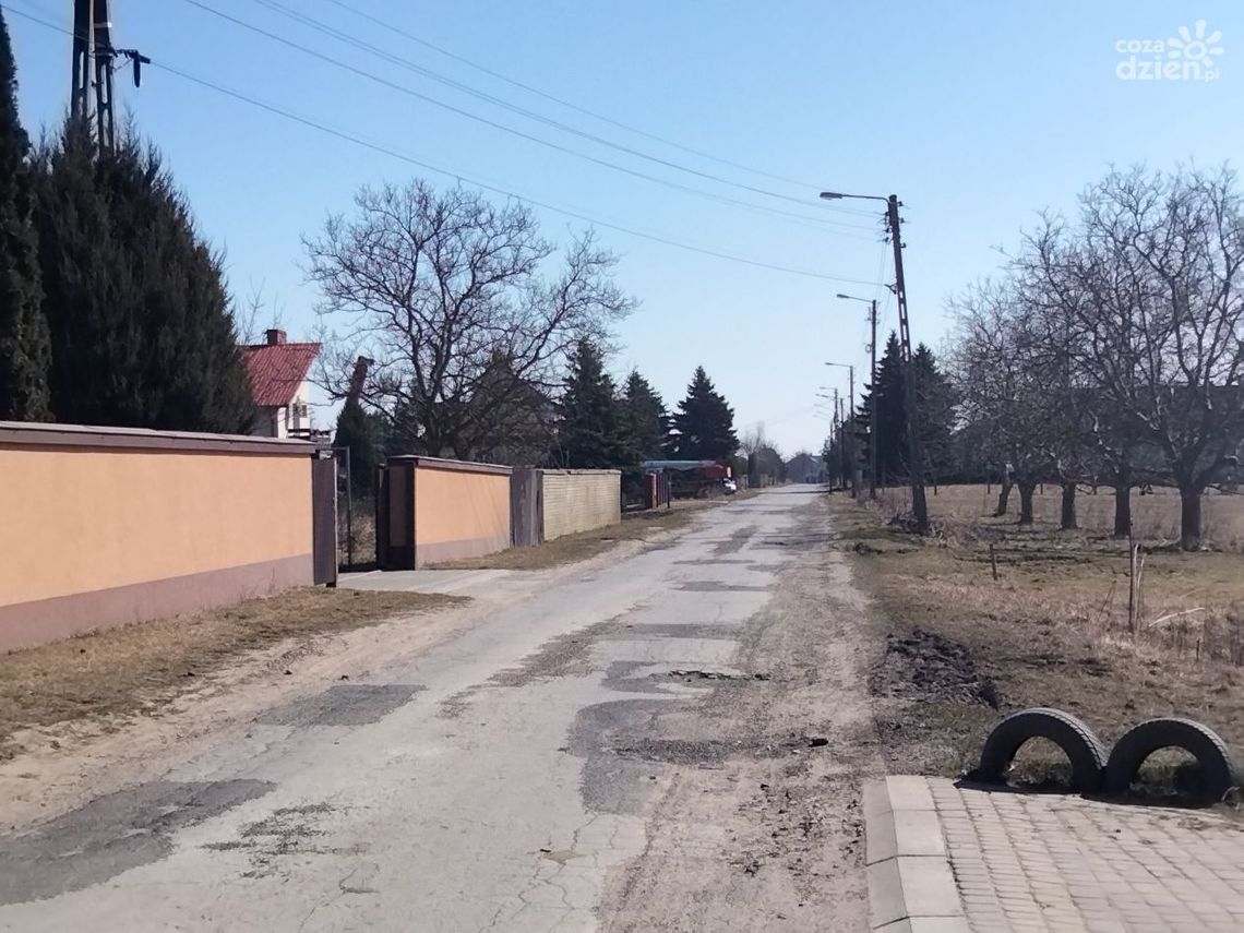 Remonty dróg i budowa Centrum Kultury w Wierzbicy