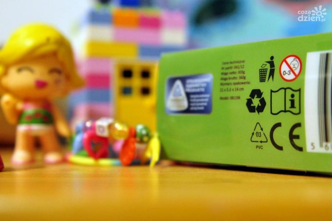 Robisz prezenty? Przypilnuj, by były bezpieczne dla dzieci!