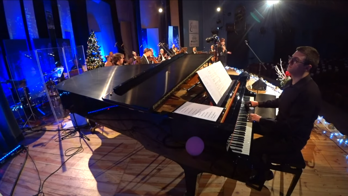 ROK z nowym fortepianem