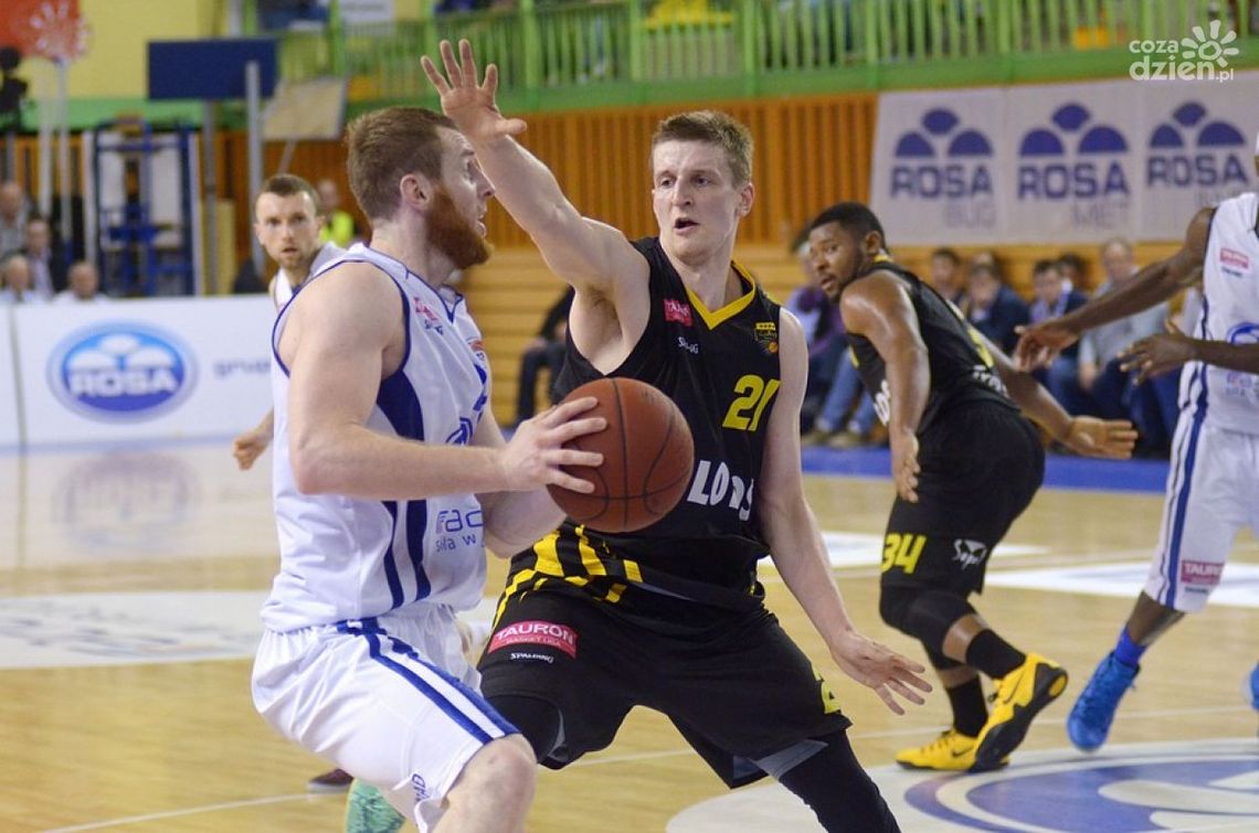 Rosa rozpoczyna walkę o brązowy medal