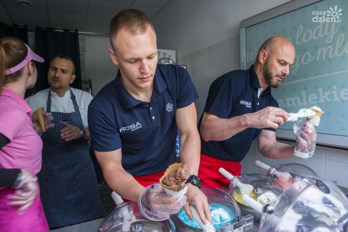 ROSA sprzedawała lody!