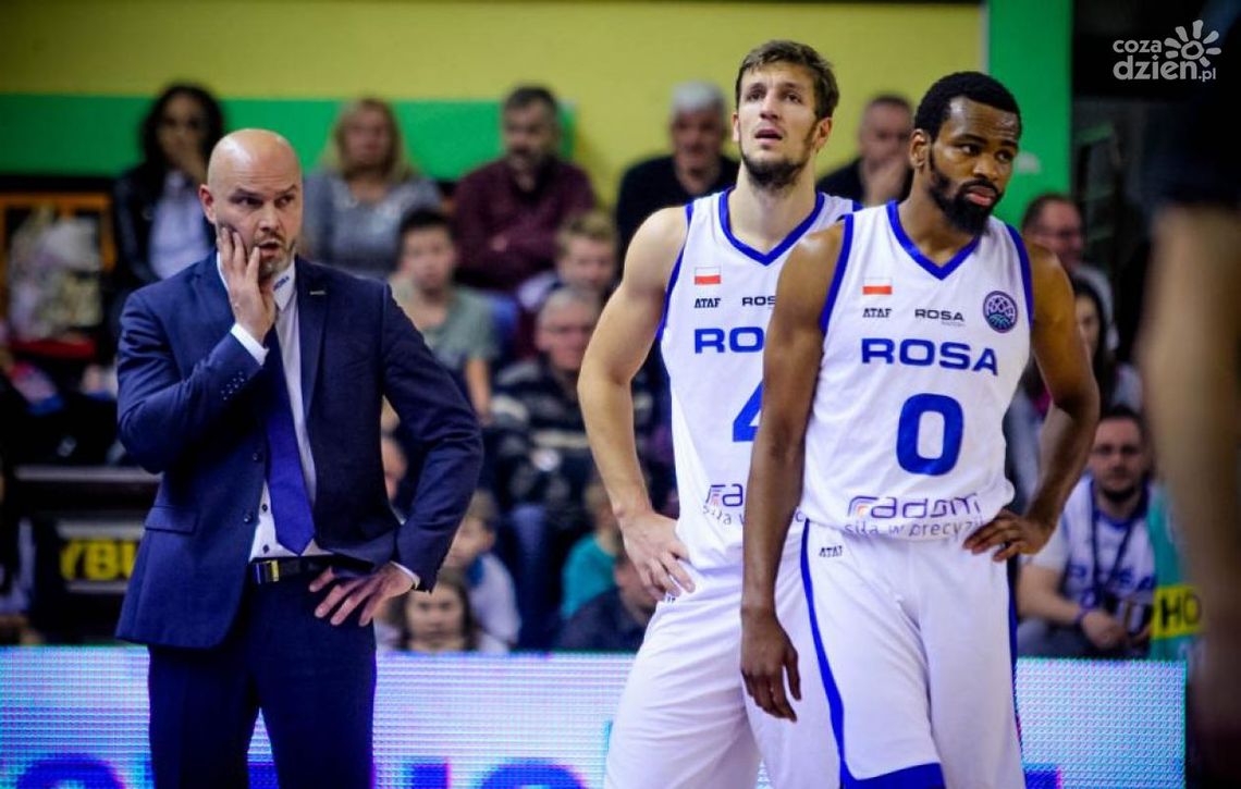 ROSA wysoko prowadziła, ale przegrała w Dąbrowie
ROSA wysoko prowadziła, ale przegrała w Dąbrowie