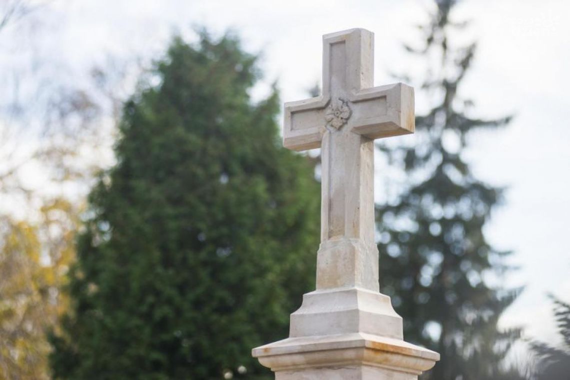 Rośnie liczba zgonów w mieście. Chłodnie są pełne