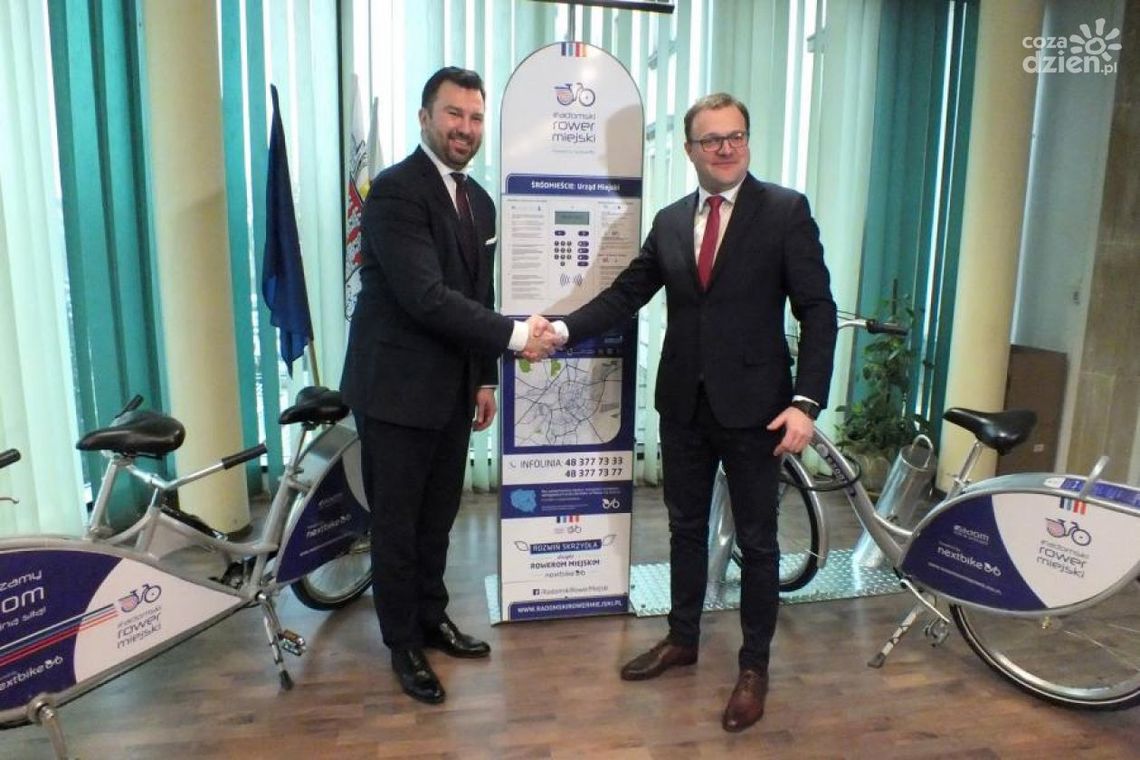 Rower miejski z podpisami