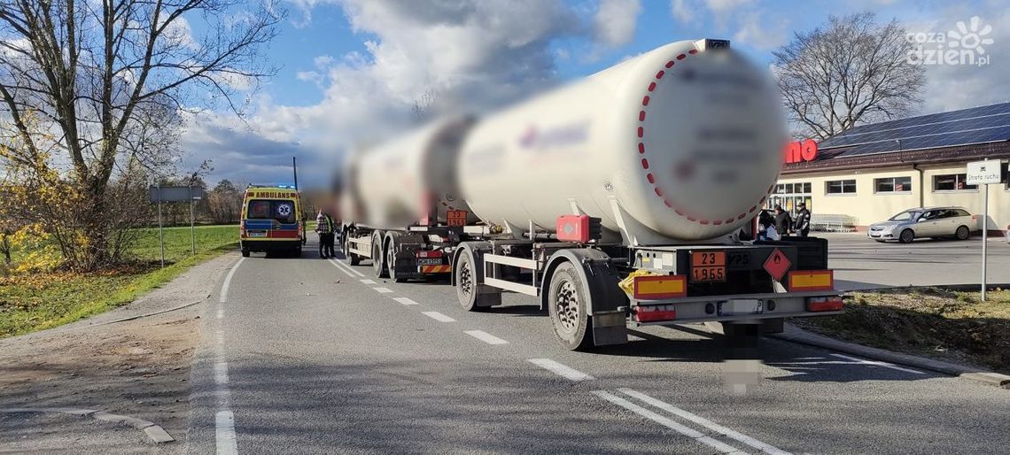 Rowerzysta potrącony przez ciężarówkę Rowerzysta potrącony przez ciężarówkę