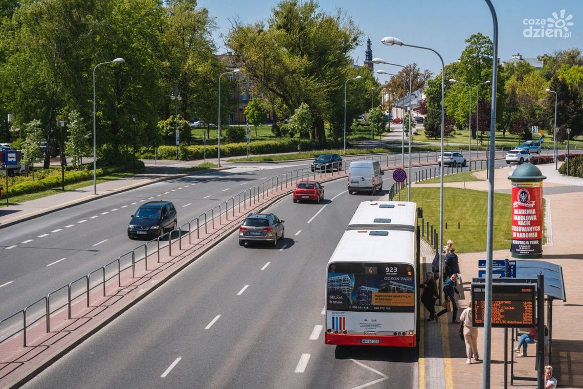 Rozkłady jazdy i trasy autobusów w mapach Google