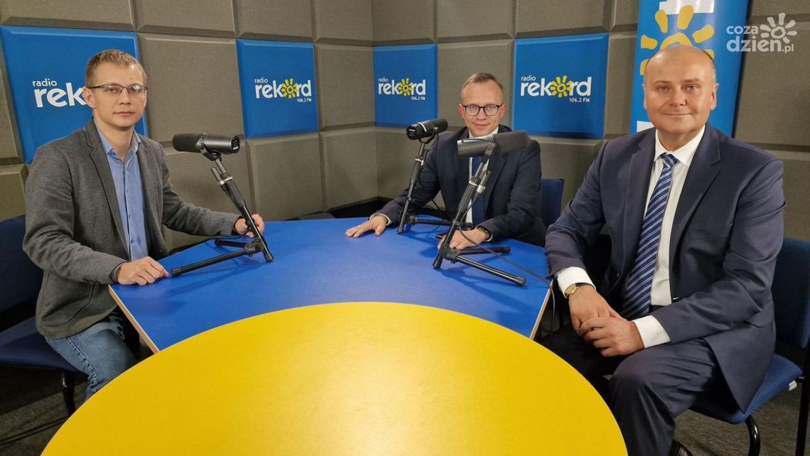 Rozmowa Radia Rekord: Wiceminister finansów Artur Soboń i poseł PiS Andrzej Kosztowniak Rozmowa Radia Rekord: Wiceminister finansów Artur Soboń i poseł PiS Andrzej Kosztowniak