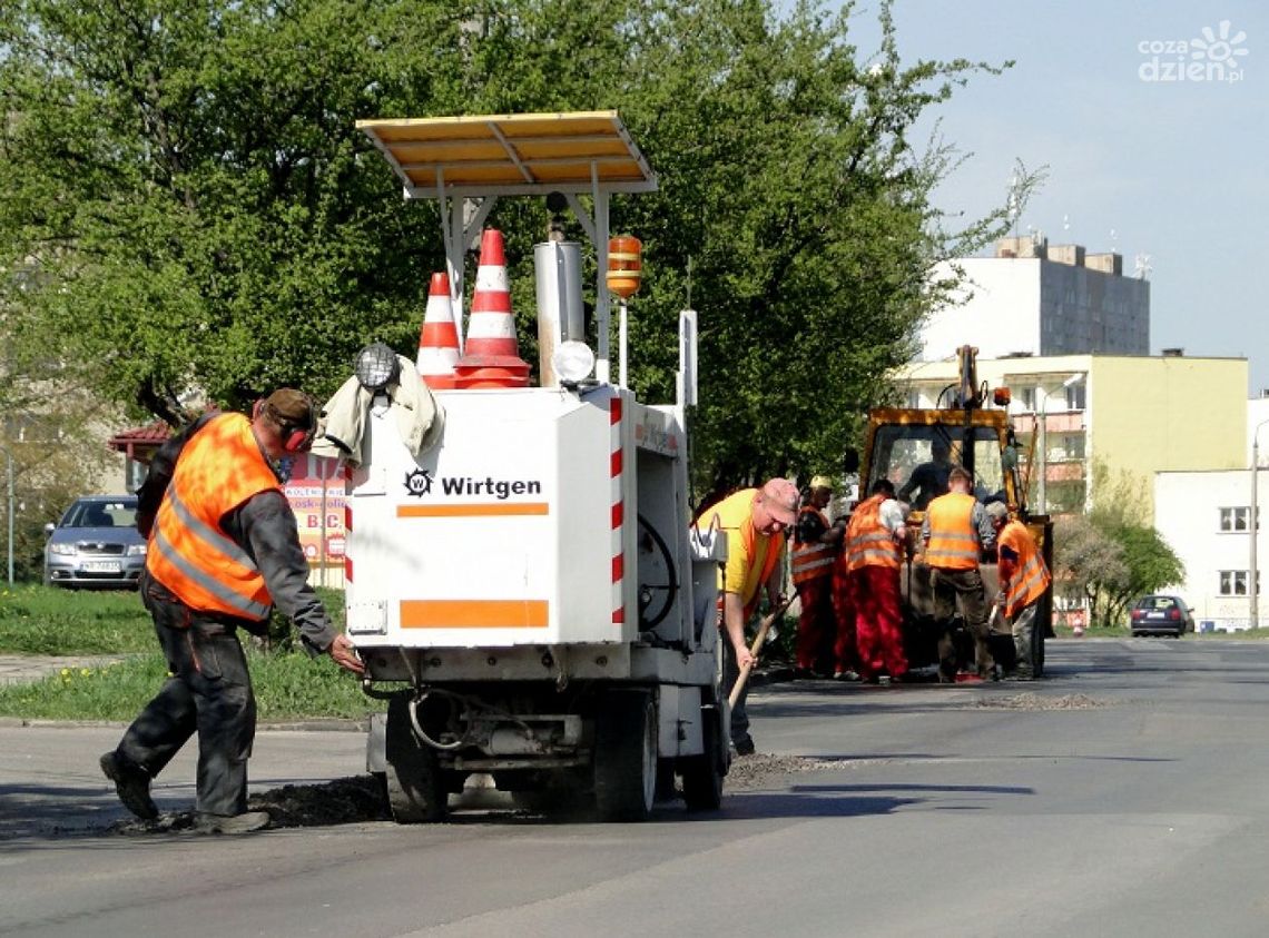 Rozpoczęło się łatanie ulic. Gdzie spotkamy dziś drogowców?