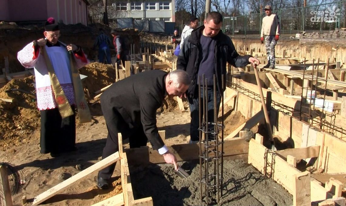 Rusza budowa pawilonu sportowego w Pionkach