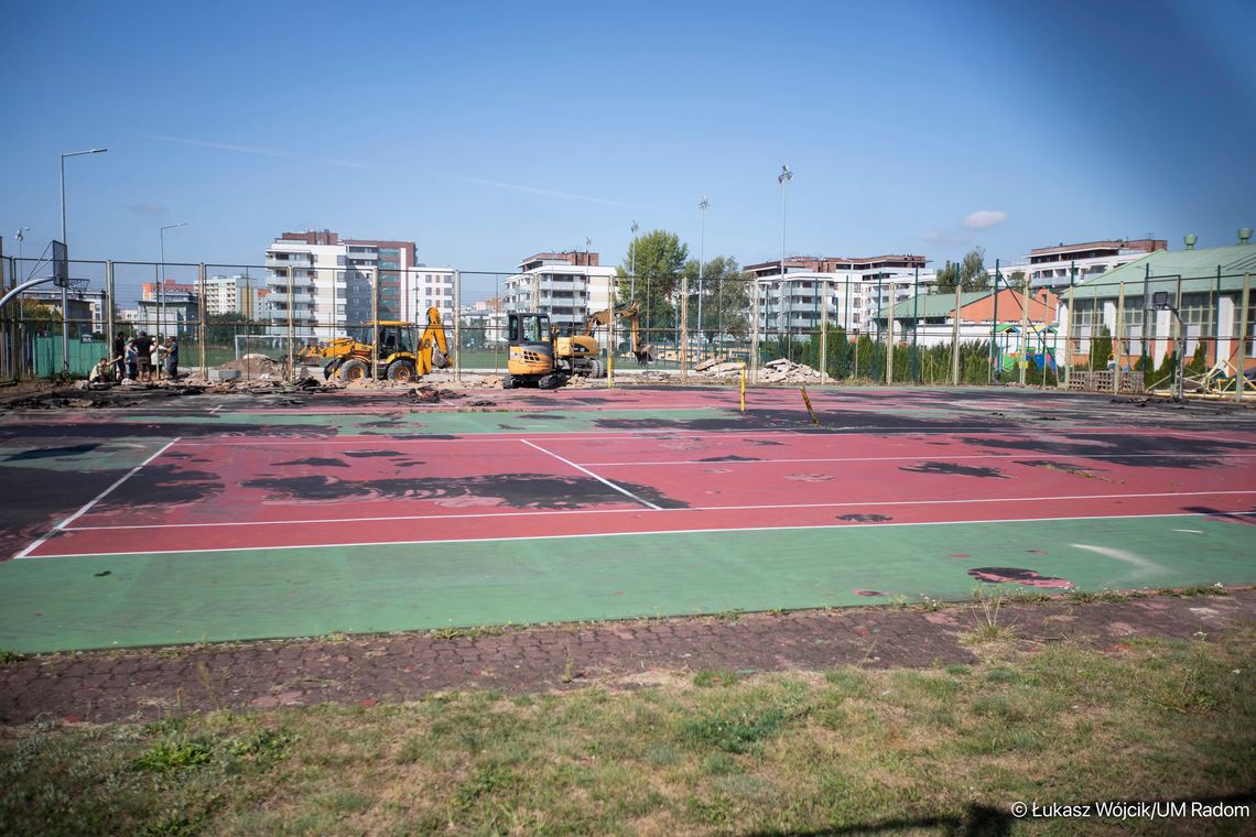 Ruszyła modernizacja kortów i boiska przy PSP nr 6 w Radomiu