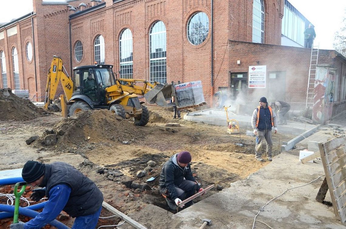 Ruszyły prace przed MCSW „Elektrownia”