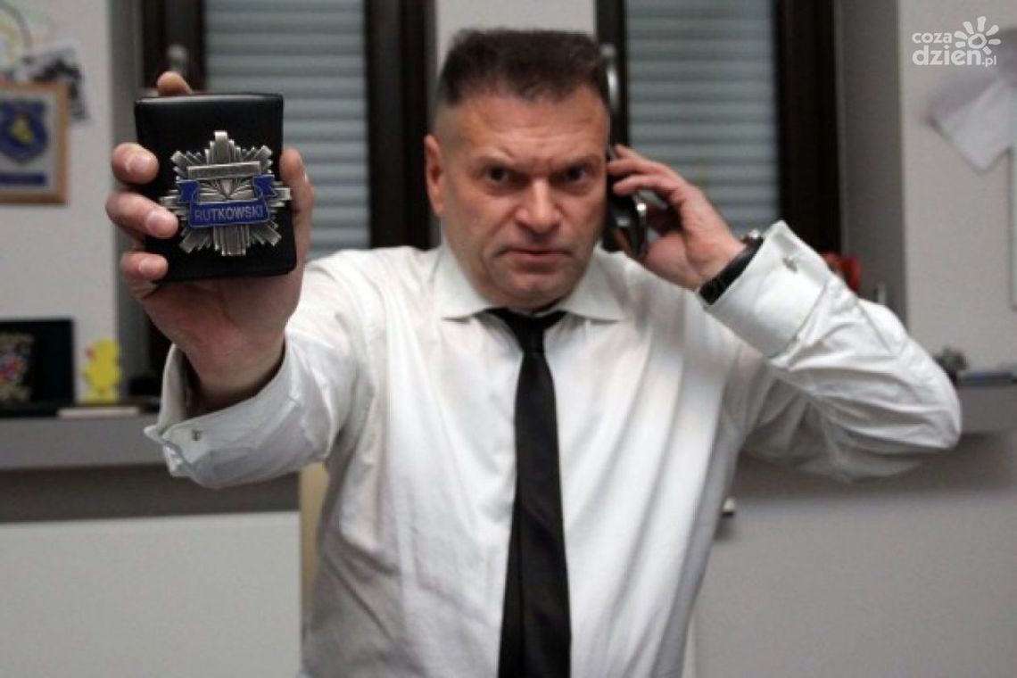 Rutkowski nagrał piosenkę disco-polo. Rutkowski nagrał piosenkę disco-polo.