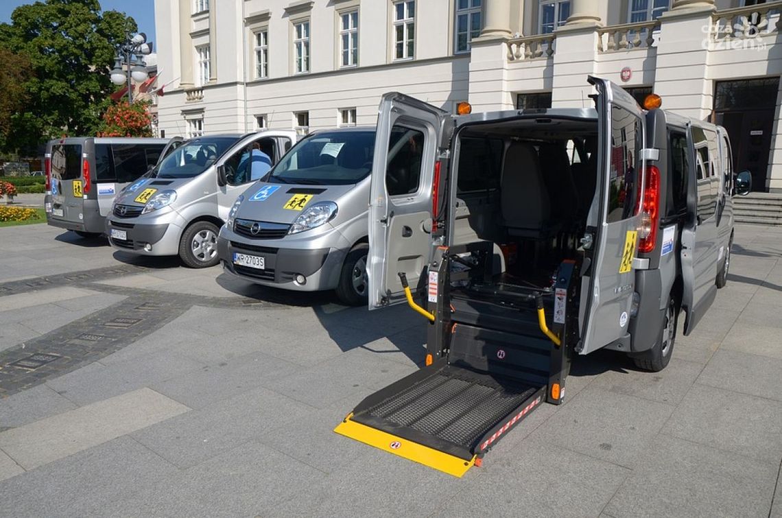 Są nowe auta do przewozu niepełnosprawnych