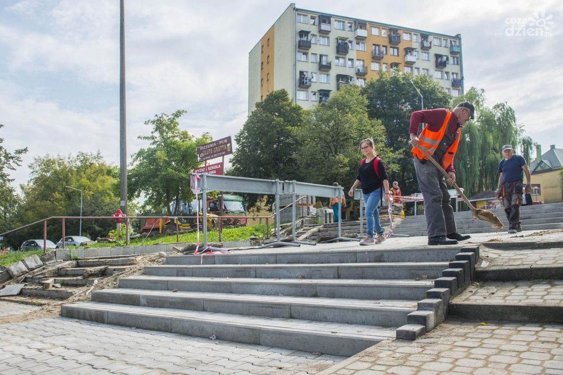 Schody na Domagalskiego remontowane