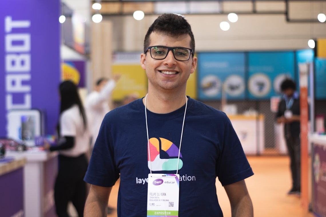 Ścianki reklamowe – jak przygotować stoisko na targi i konferencje?