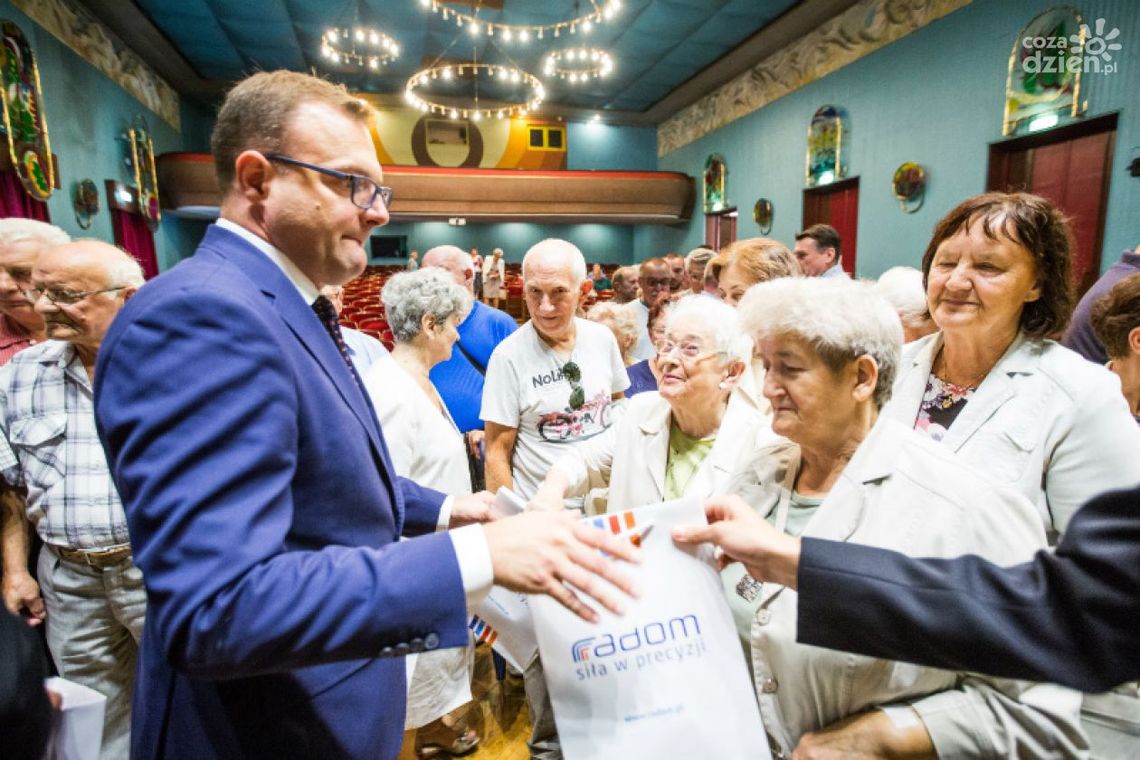 Seniorzy dostali czujniki czadu