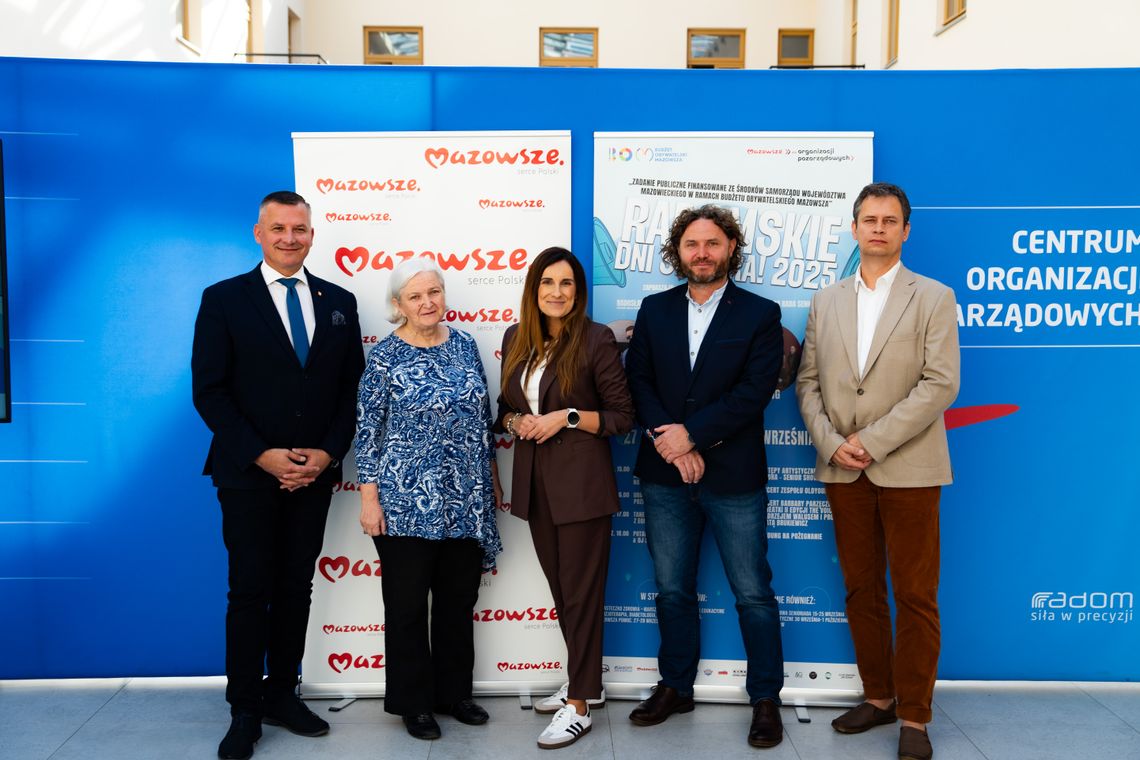 Seniorzy w centrum Seniorzy w centrum