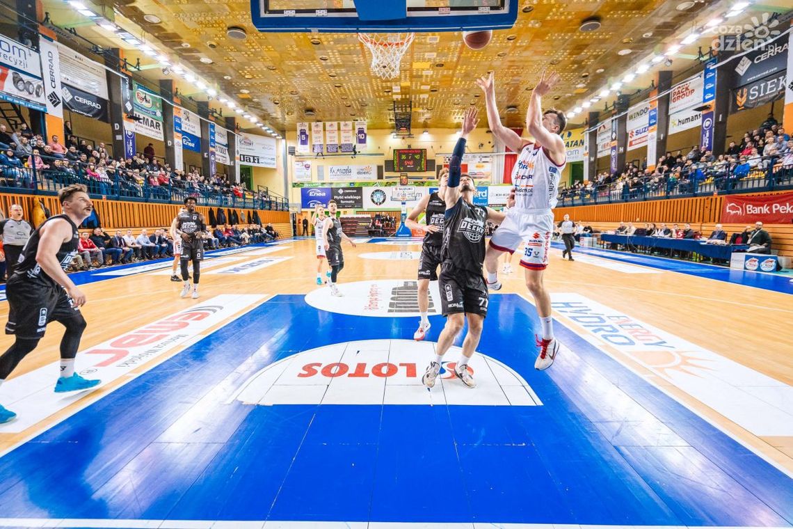 Sensacyjna porażka HydroTrucku Radom. Halę MOSiR-u zdobyła Decka!