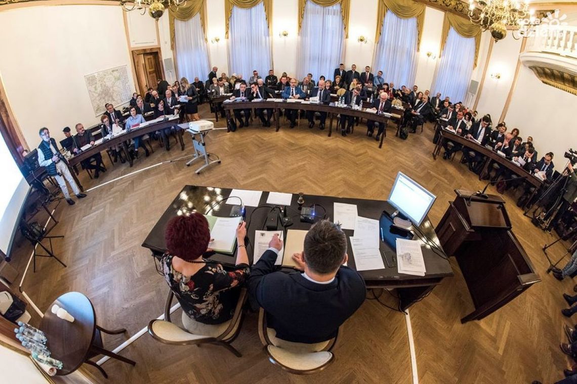 Sesja rady miejskiej. Oglądaj na żywo! 