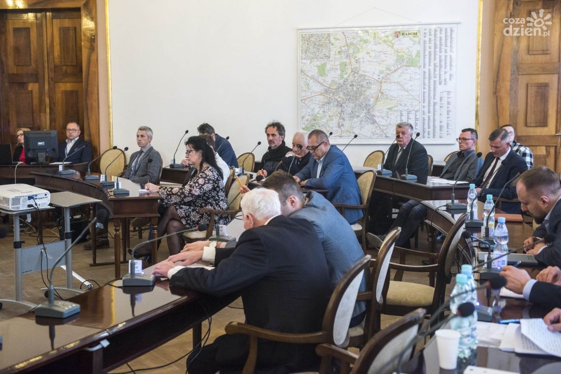 Sesja rady miejskiej. Transmisja