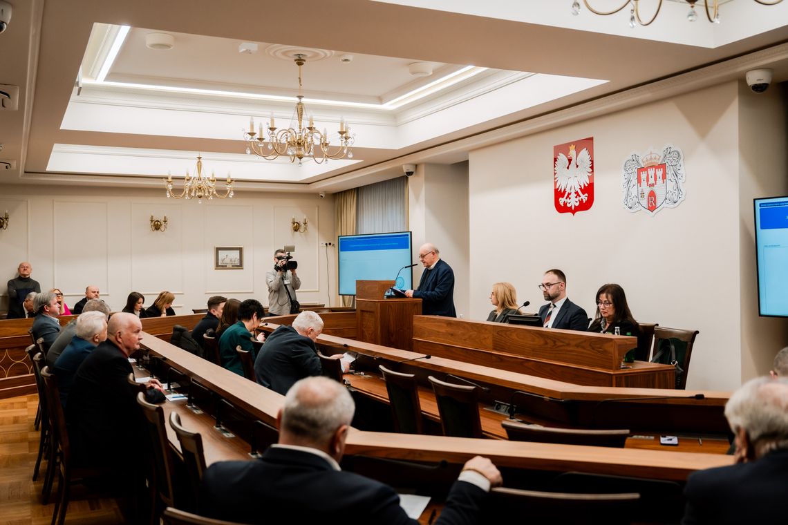 Sesja Rady Miejskiej w Radomiu. Oglądaj na żywo