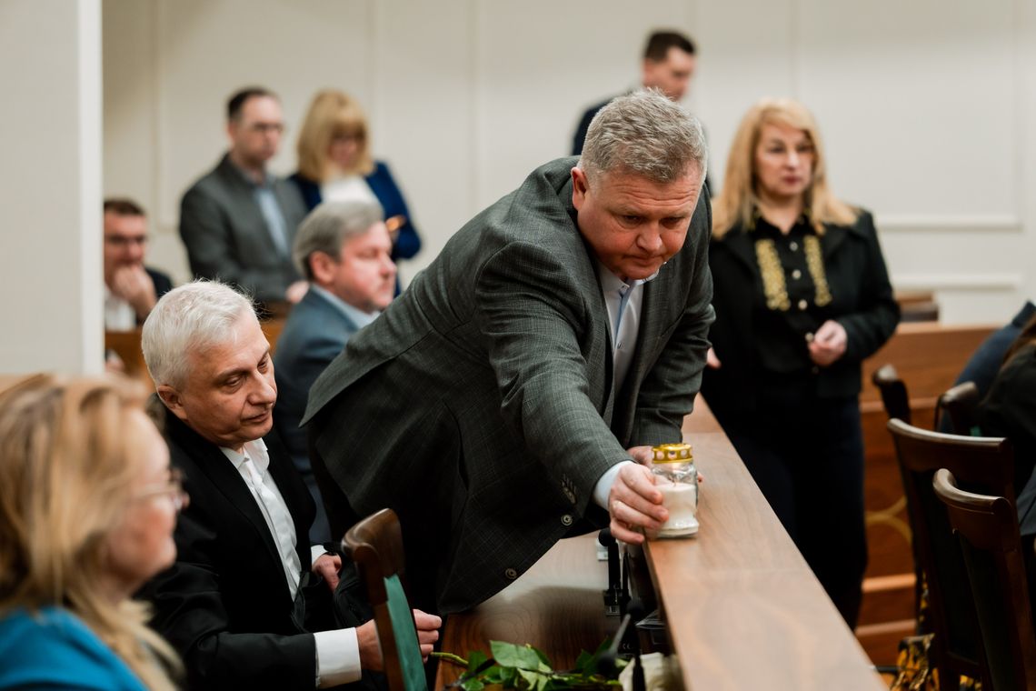 Sesja rady przerwana po kilku minutach. Koalicja Obywatelska z wnioskiem o odroczenie