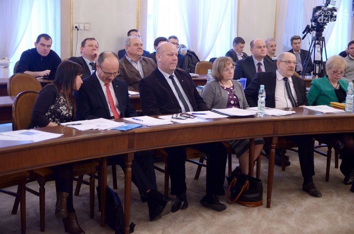 Sesja Rady Miejskiej - zapis relacji Sesja Rady Miejskiej - zapis relacji