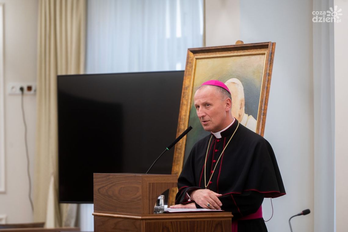 Sesja seminaryjna w rocznicę wizyty Jana Pawła II w Radomiu Sesja seminaryjna w rocznicę wizyty Jana Pawła II w Radomiu